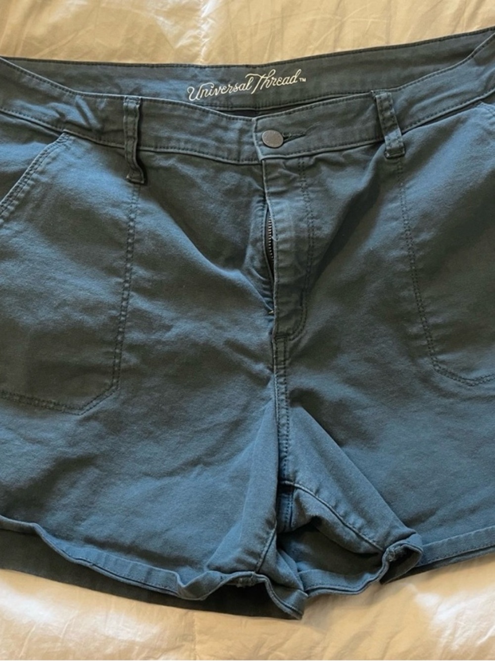 Universal Thread Women's Green Stretch Cotton Shorts